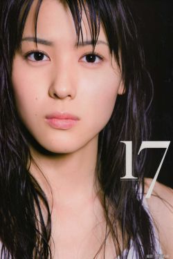 25岁女高中生